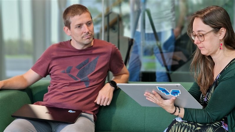 Daardoor is vaak onduidelijk waar een probleem precies ontstaat. 365 Angels neemt die zorg uit handen. Iedere melding wordt geregistreerd, beoordeeld en geclassificeerd. Wij bepalen samen met jou de juiste route en bewaken de voortgang totdat de melding is afgehandeld.